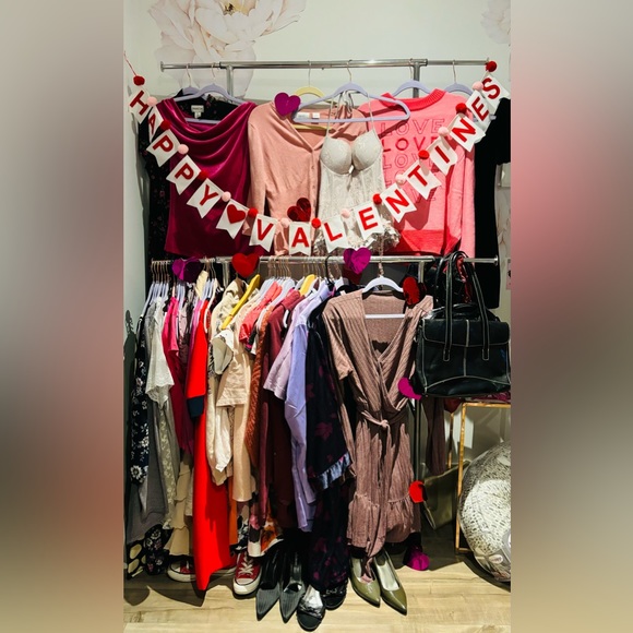 💟LIKE TO BE NOTIFIED FOR POSH SHOWS💟 - Picture 8 of 8